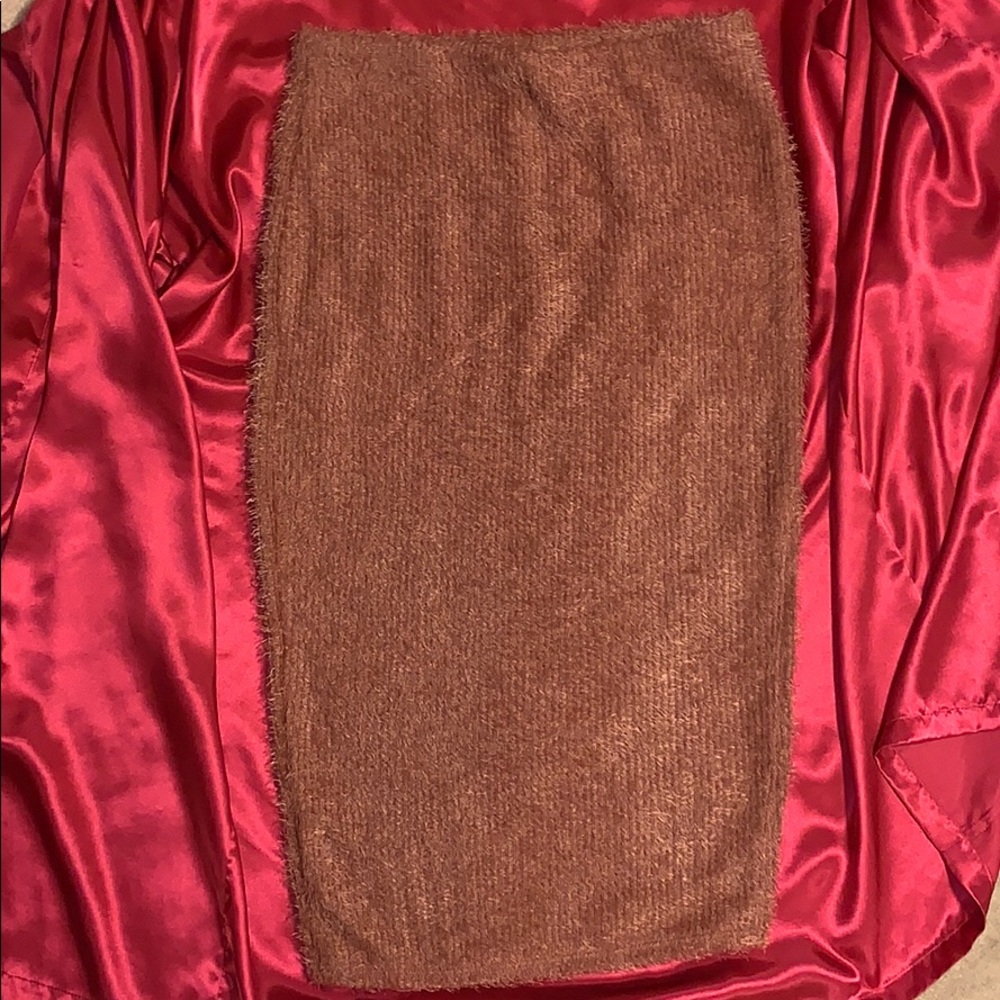 Mauve colored pencil skirt